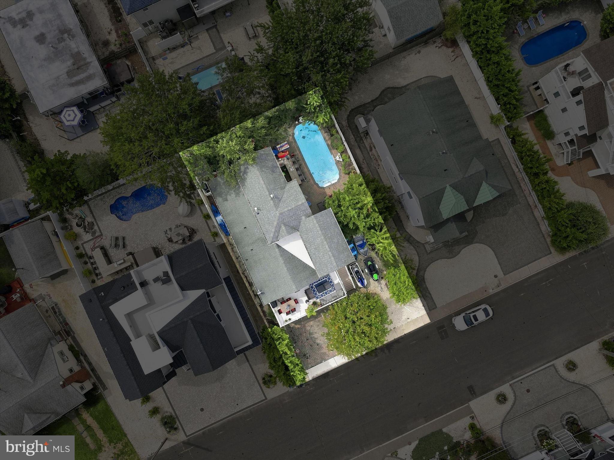 256 W 10TH STREET