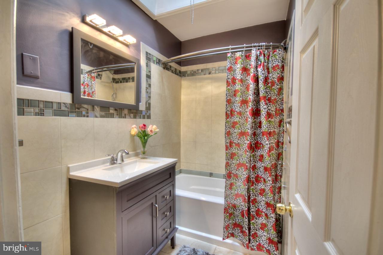 FERN ROCK - Residential