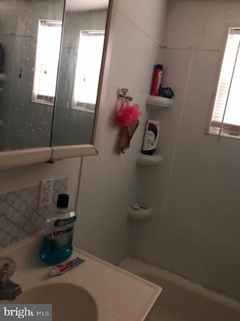 EASTON - Residential Income