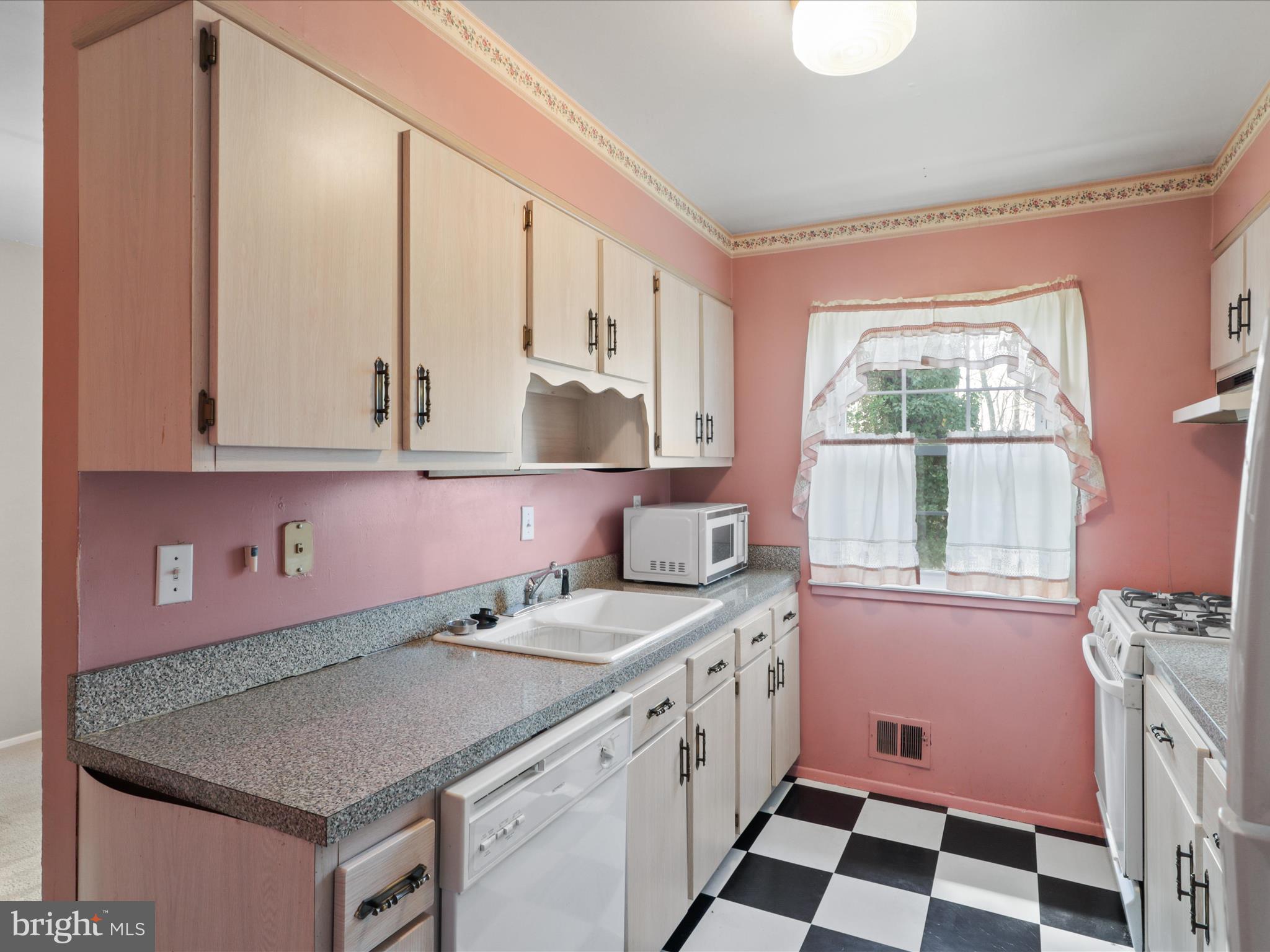 BIRCHDALE - Residential