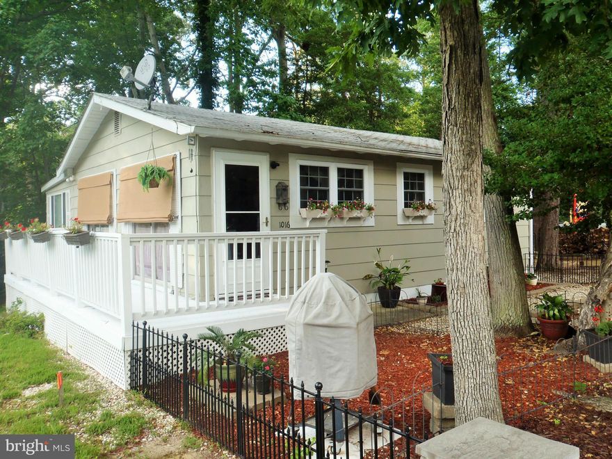 HUGE PRICE IMPROVEMENT! Motivated Seller,  Cute Cozy Cottage on quite cul-de-sac with deck. Lots of light,, New shed, Quaint fireplace, low maintenance yard. Walking distance to the water. You even have your own herb garden! Come take a look!