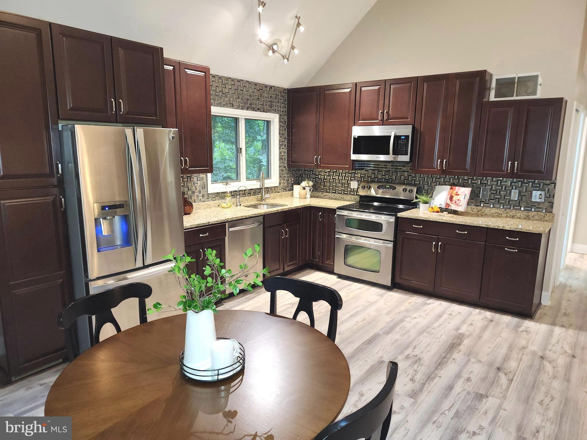 THE MEADOWS - Residential Lease