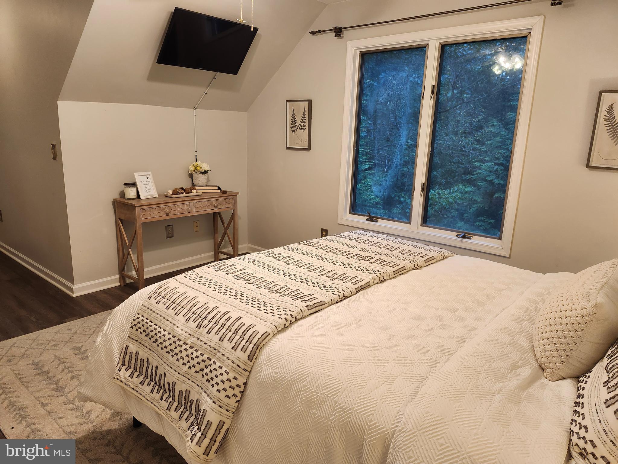 THE MEADOWS - Residential Lease