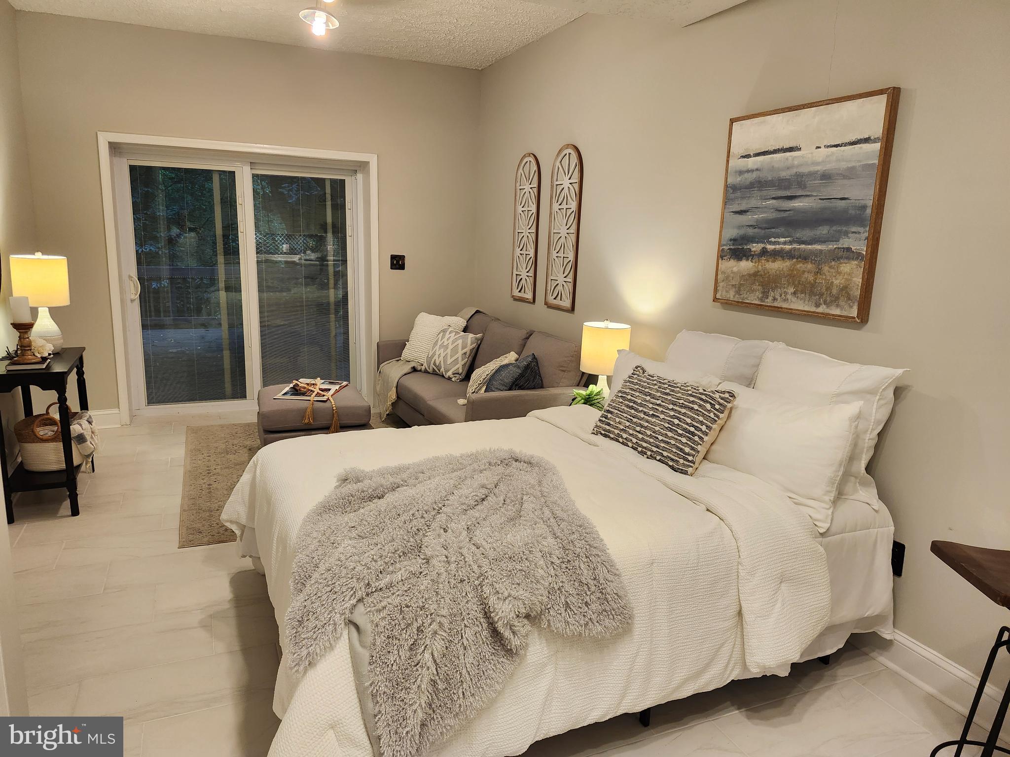 THE MEADOWS - Residential Lease