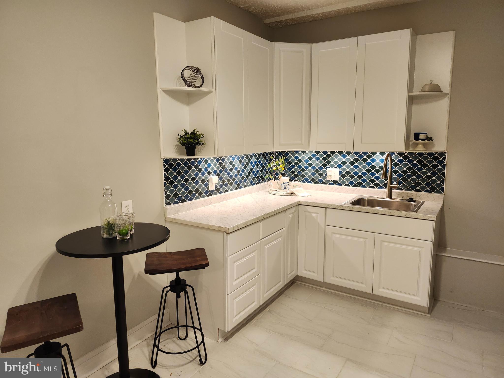 THE MEADOWS - Residential Lease