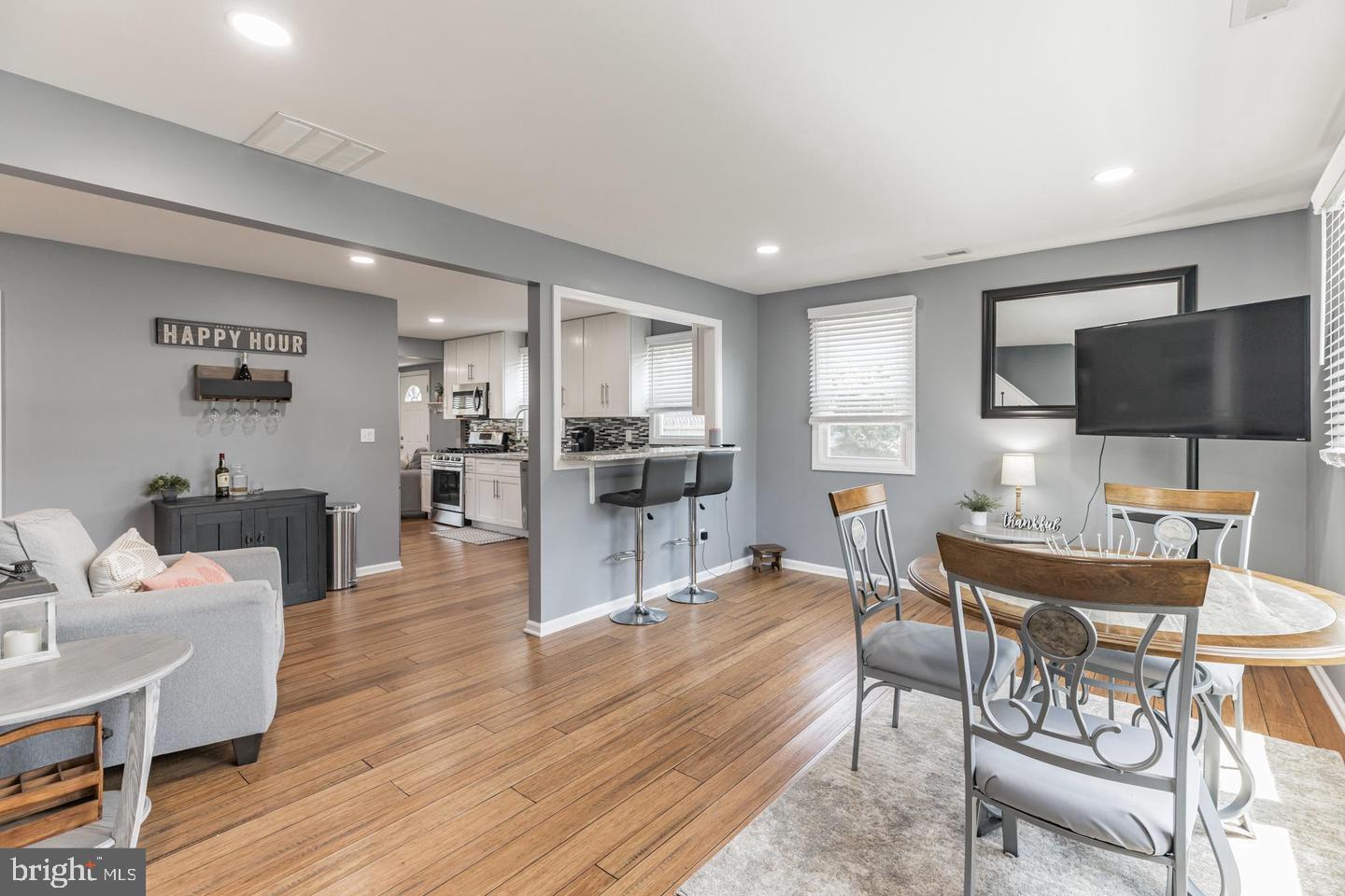 215 W GLOUCESTER PIKE