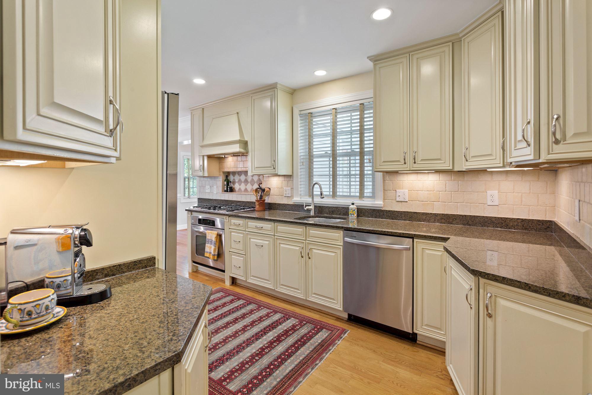 BELLEVUE FOREST - Residential