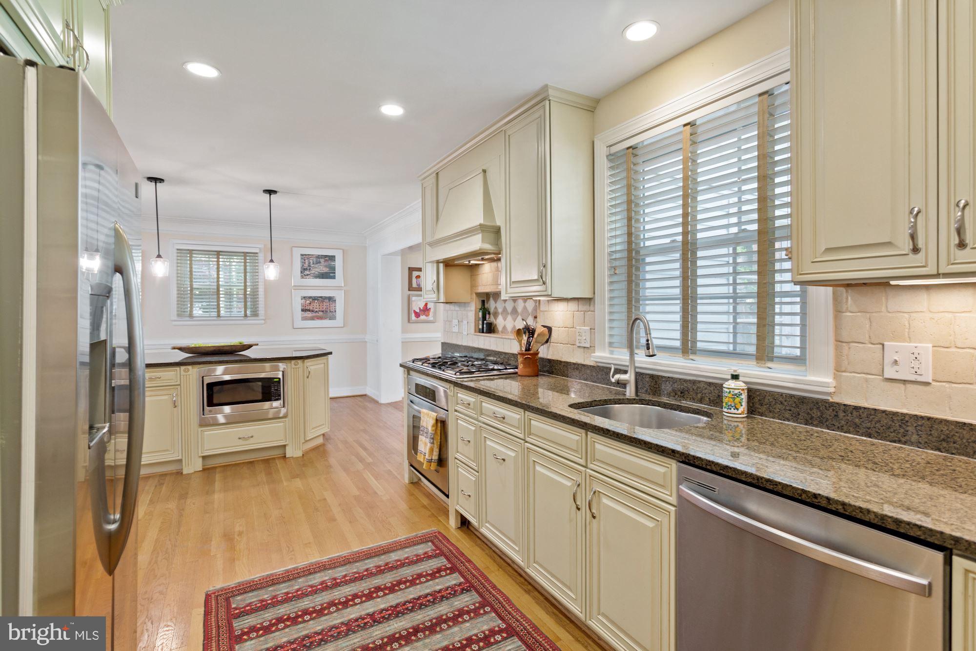 BELLEVUE FOREST - Residential