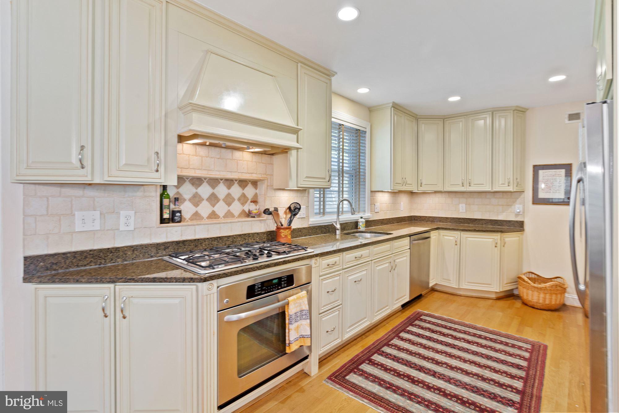 BELLEVUE FOREST - Residential