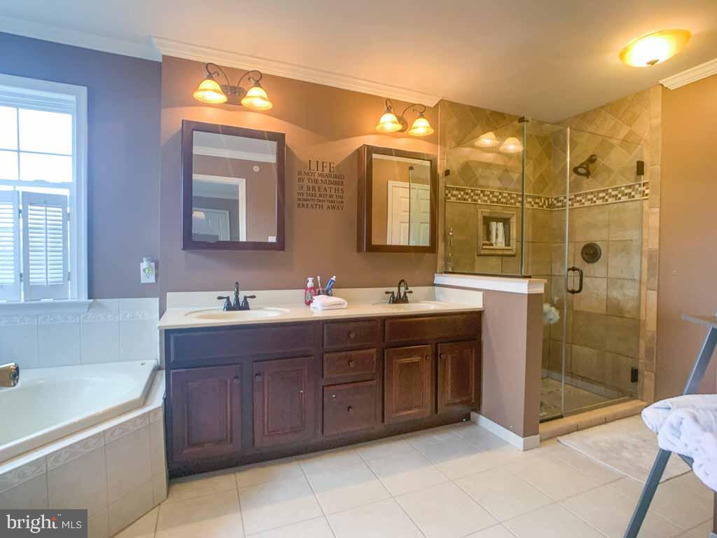 GREYSTONE MEADOW - Residential