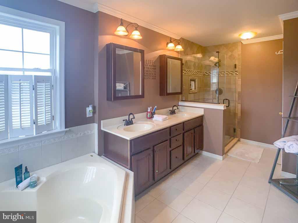 GREYSTONE MEADOW - Residential