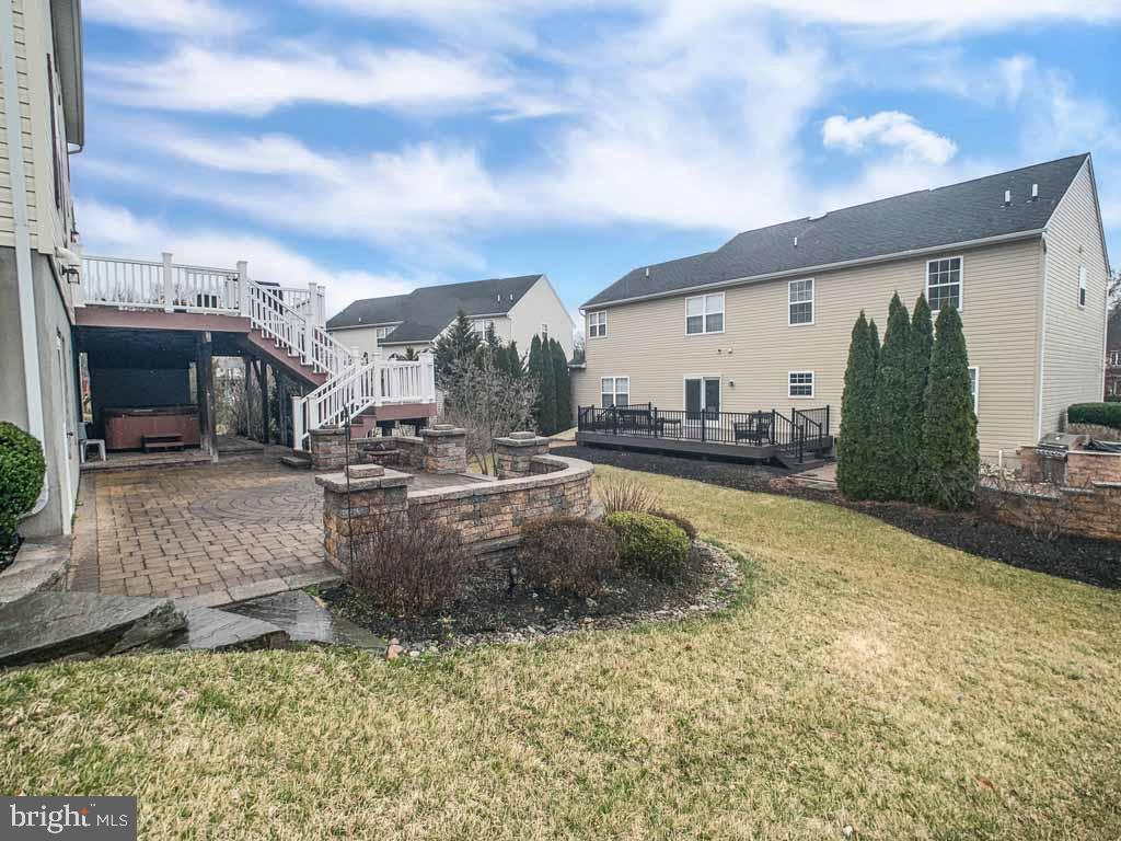 GREYSTONE MEADOW - Residential