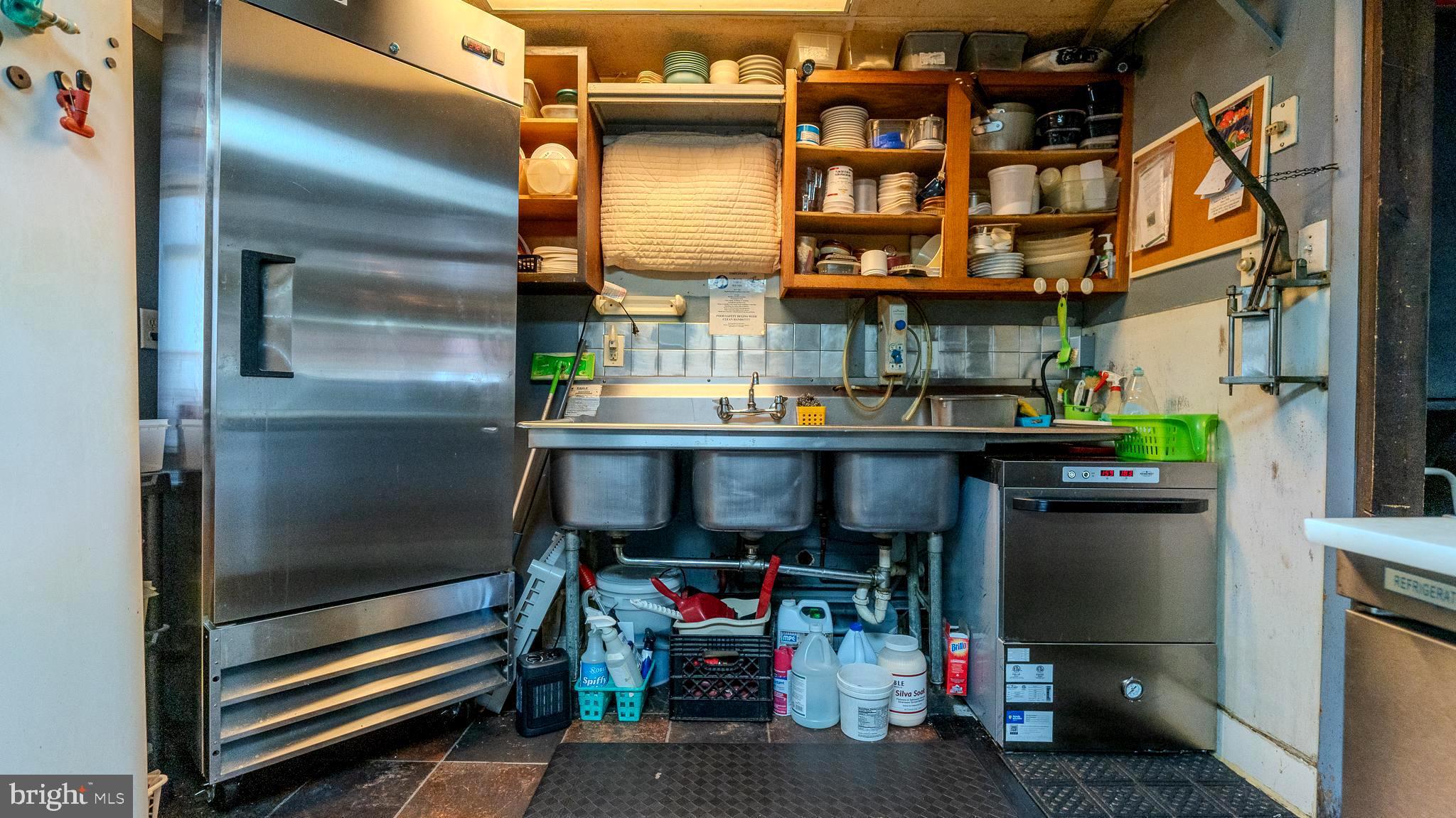 LLEWELLYN - Commercial Sale