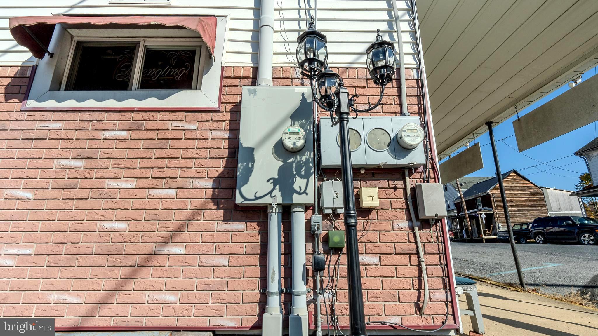 LLEWELLYN - Commercial Sale