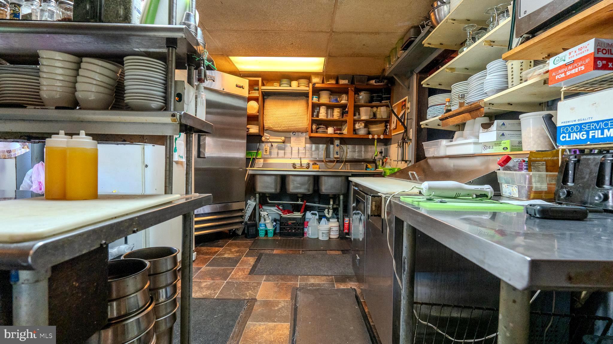 LLEWELLYN - Commercial Sale