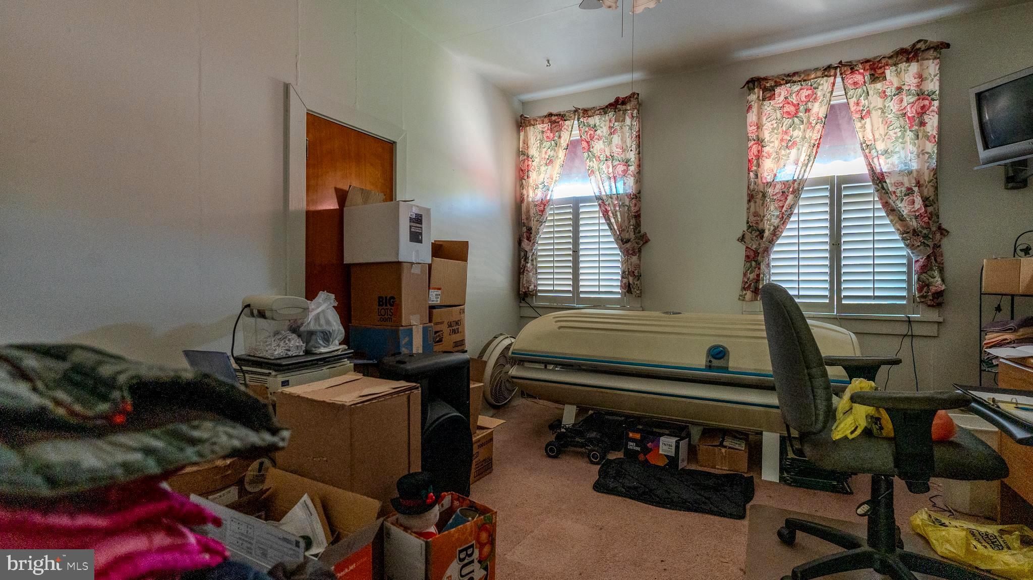 LLEWELLYN - Commercial Sale