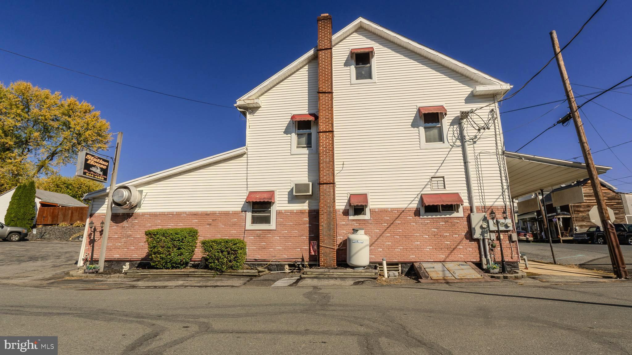 LLEWELLYN - Commercial Sale