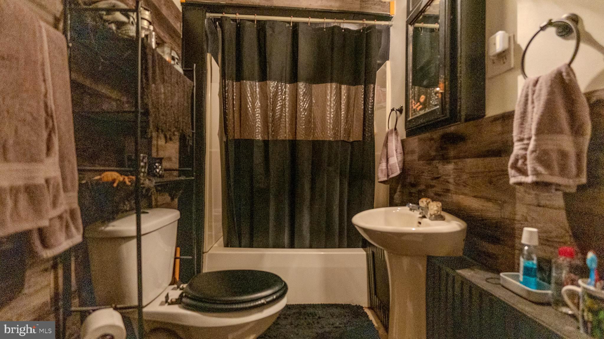 LLEWELLYN - Commercial Sale