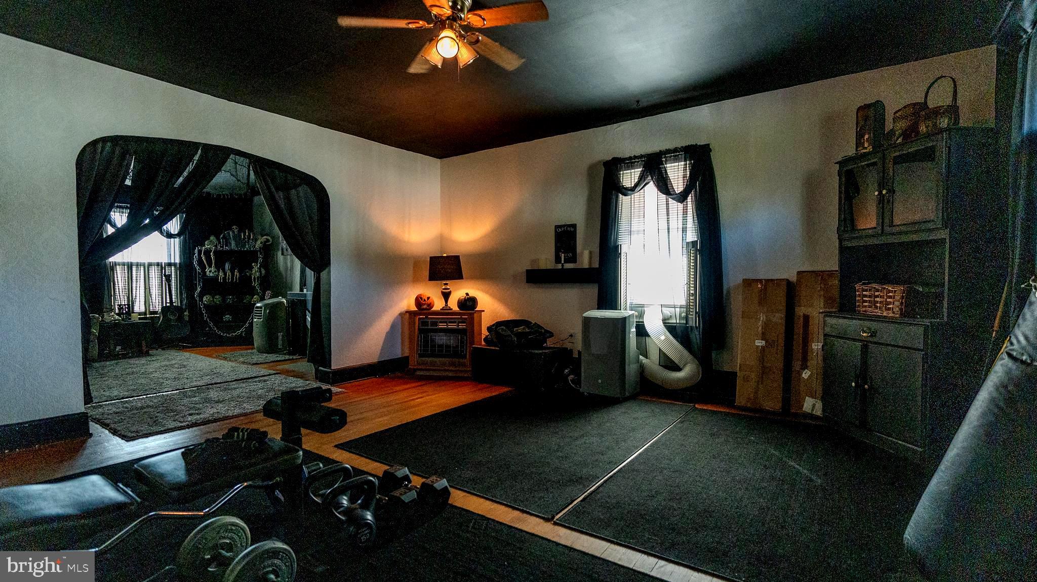 LLEWELLYN - Commercial Sale