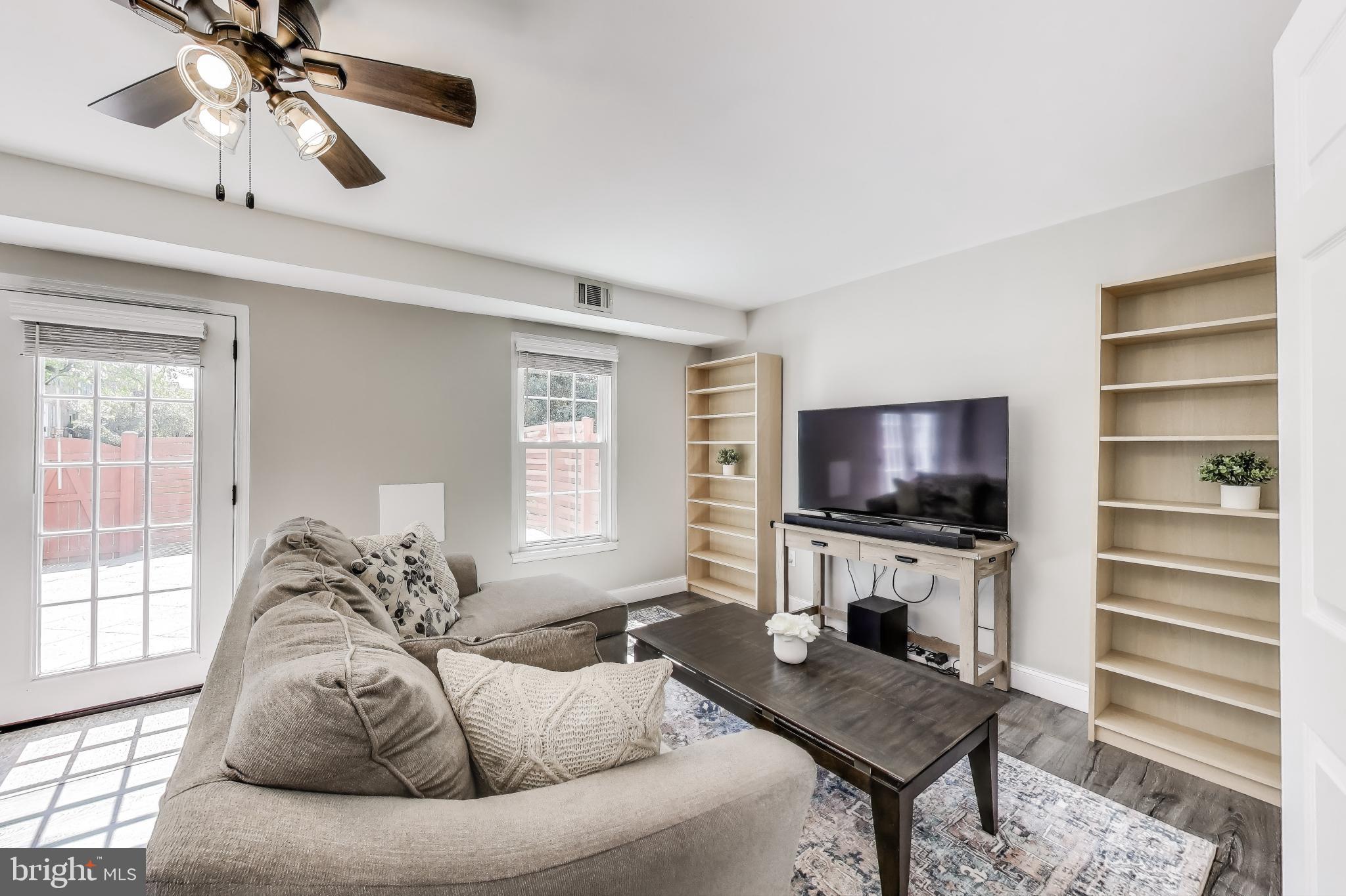 GREENWICH HILL - Residential