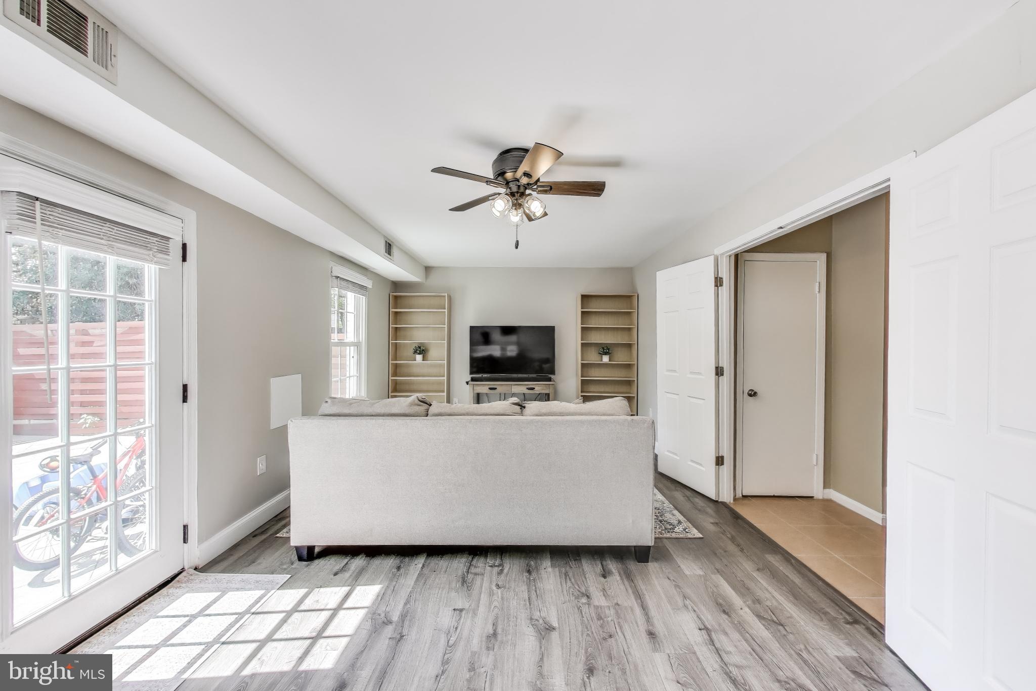 GREENWICH HILL - Residential