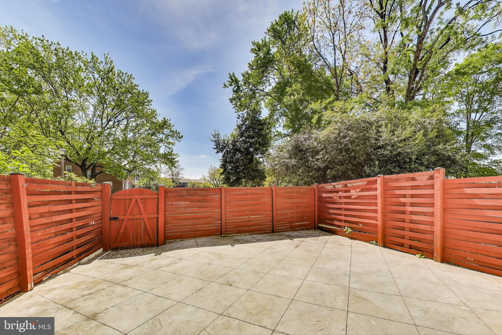 GREENWICH HILL - Residential