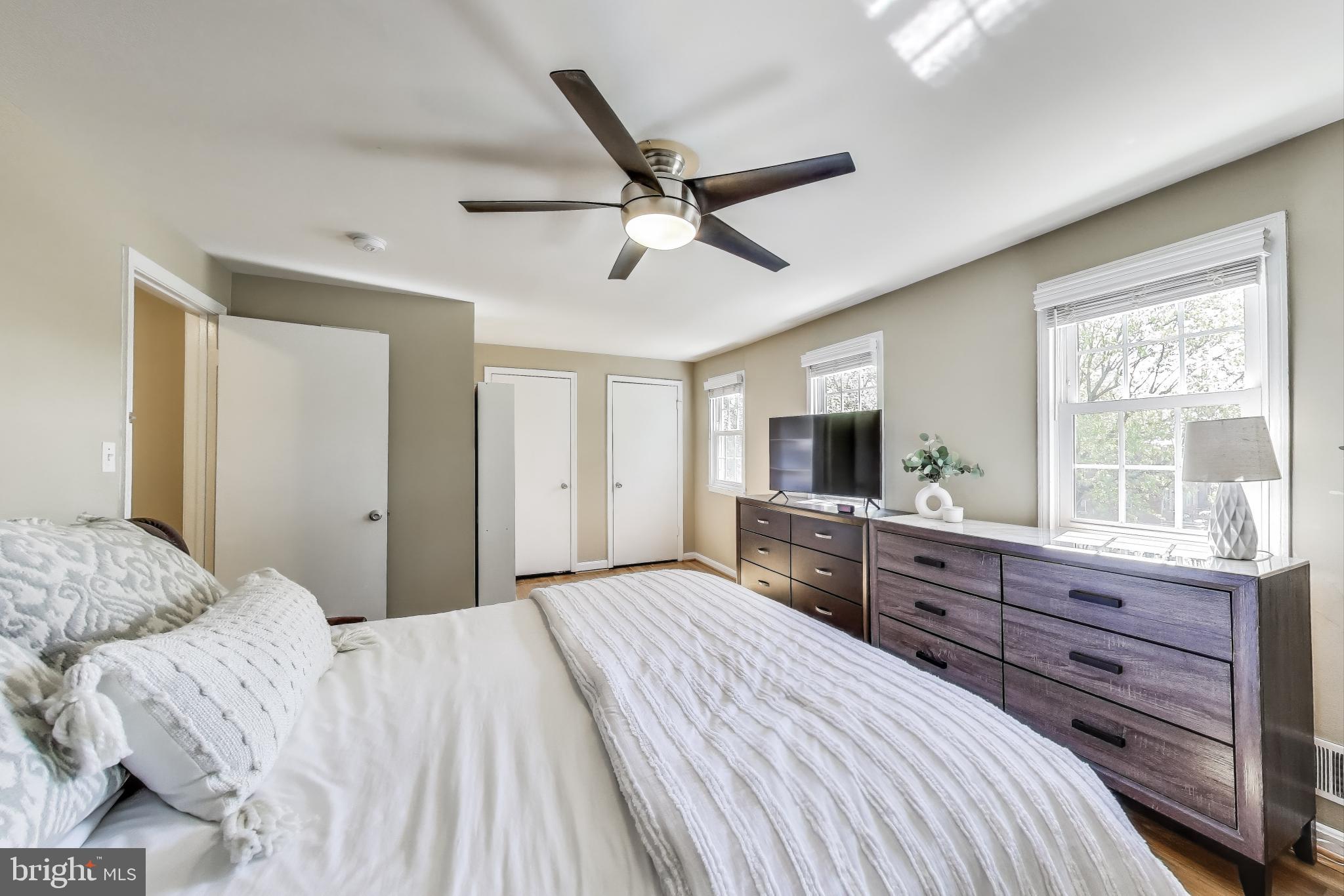 GREENWICH HILL - Residential