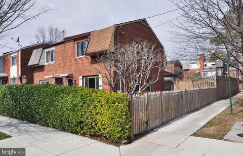 5701 CHILLUM PLACE NE WASHINGTON DC 20011