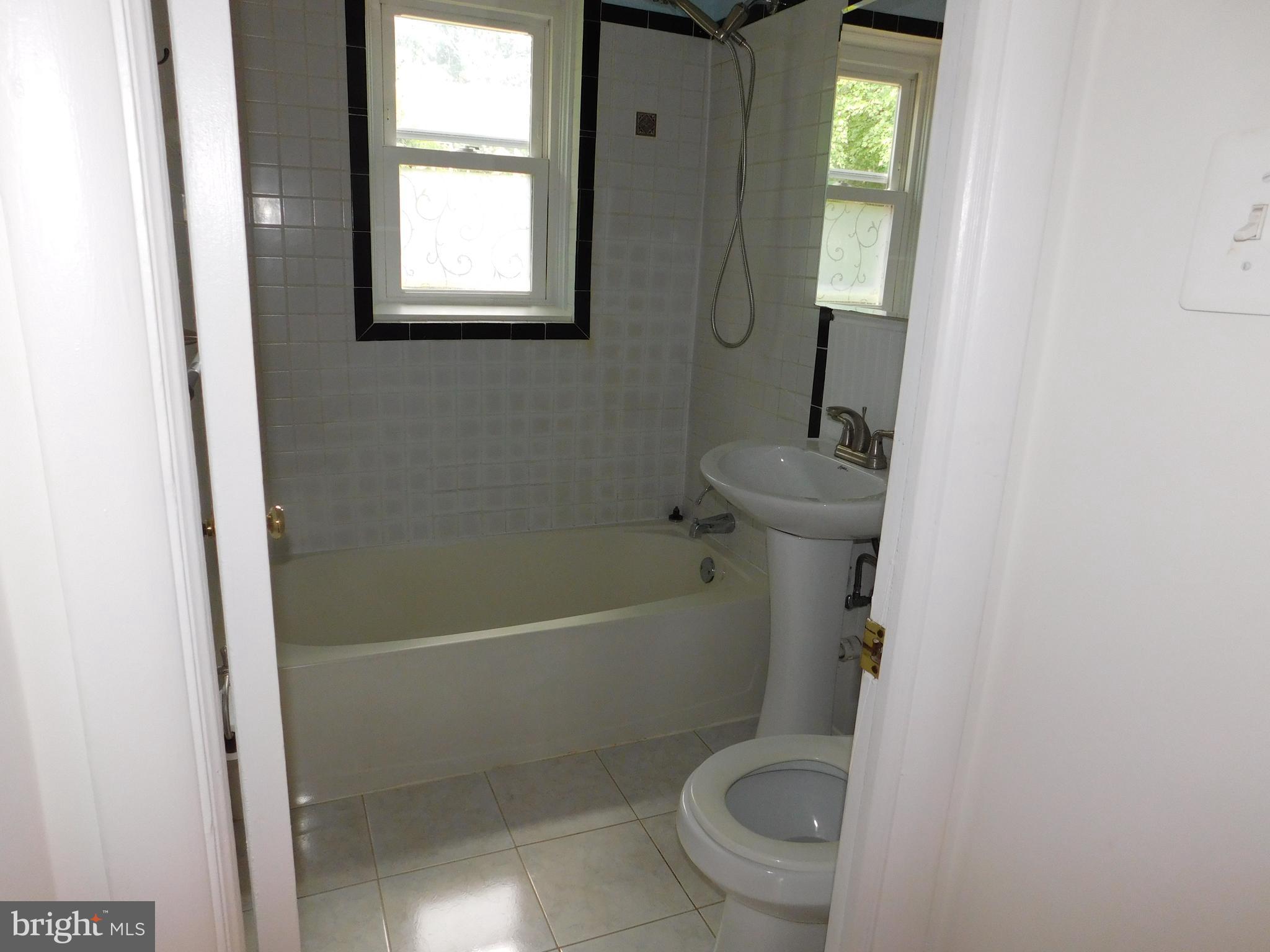 WESTMORELAND PARK - Residential Lease