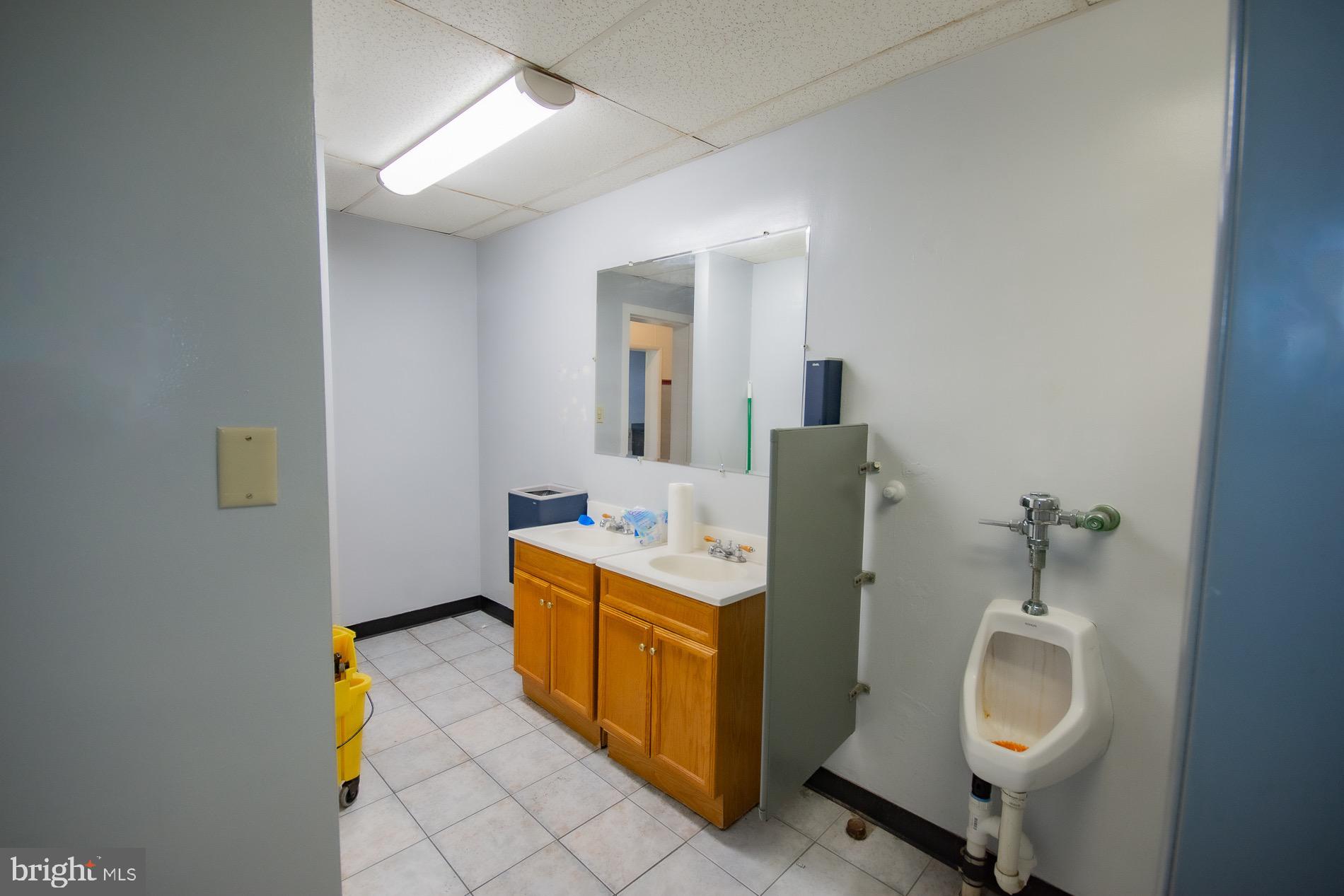 CITY OF MARTINSBURG - Commercial Lease