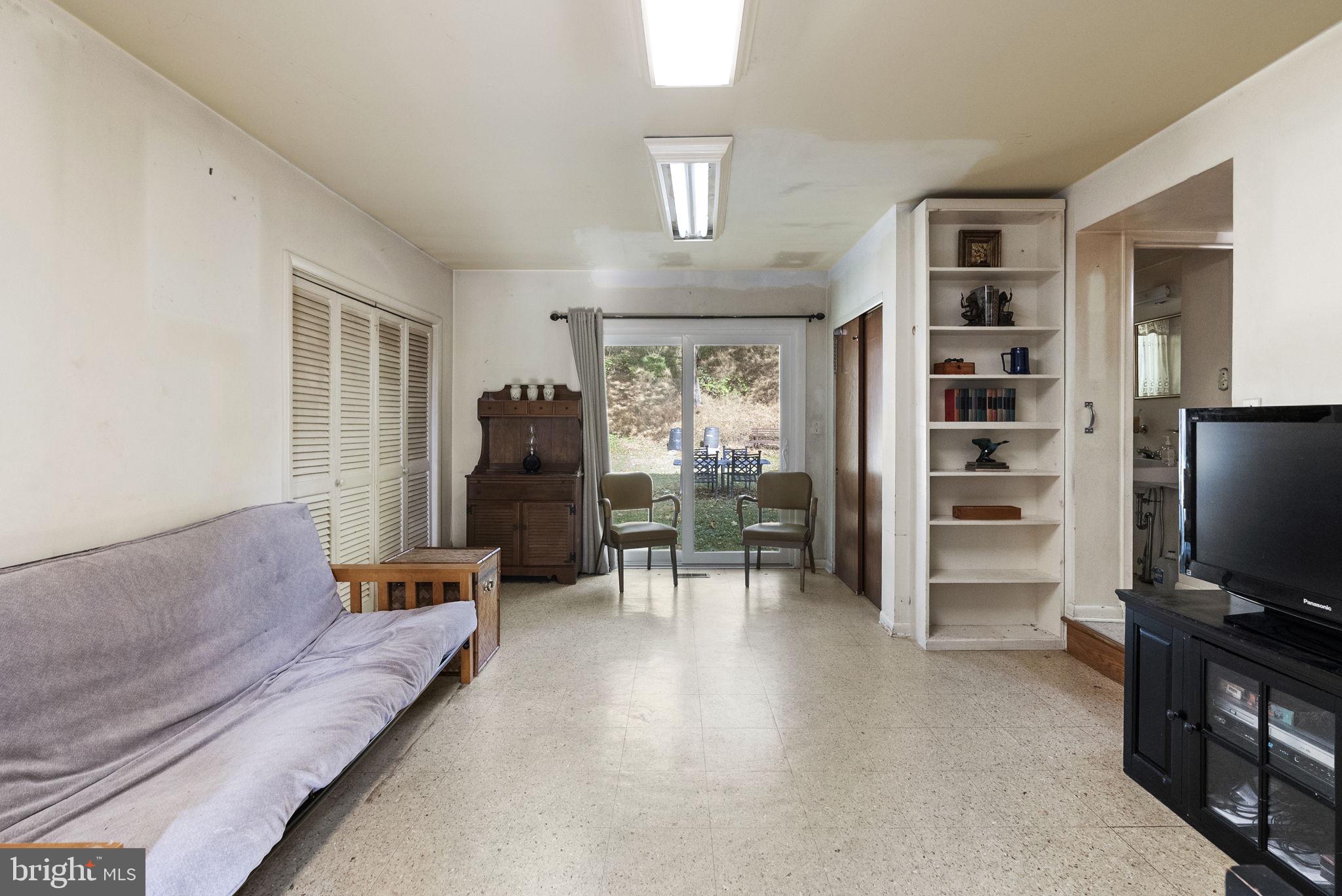 CHADDS FORD - Residential