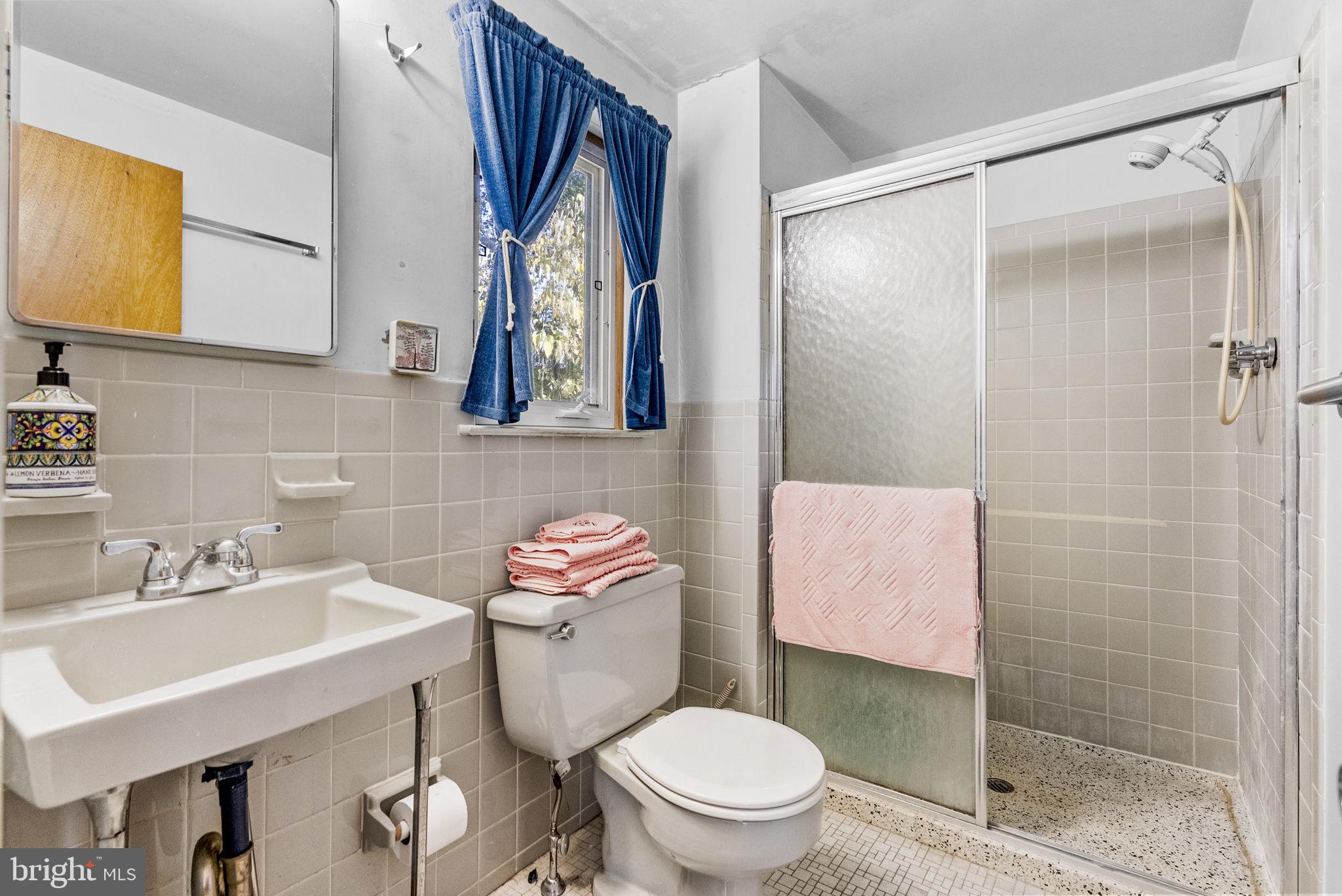 CHADDS FORD - Residential