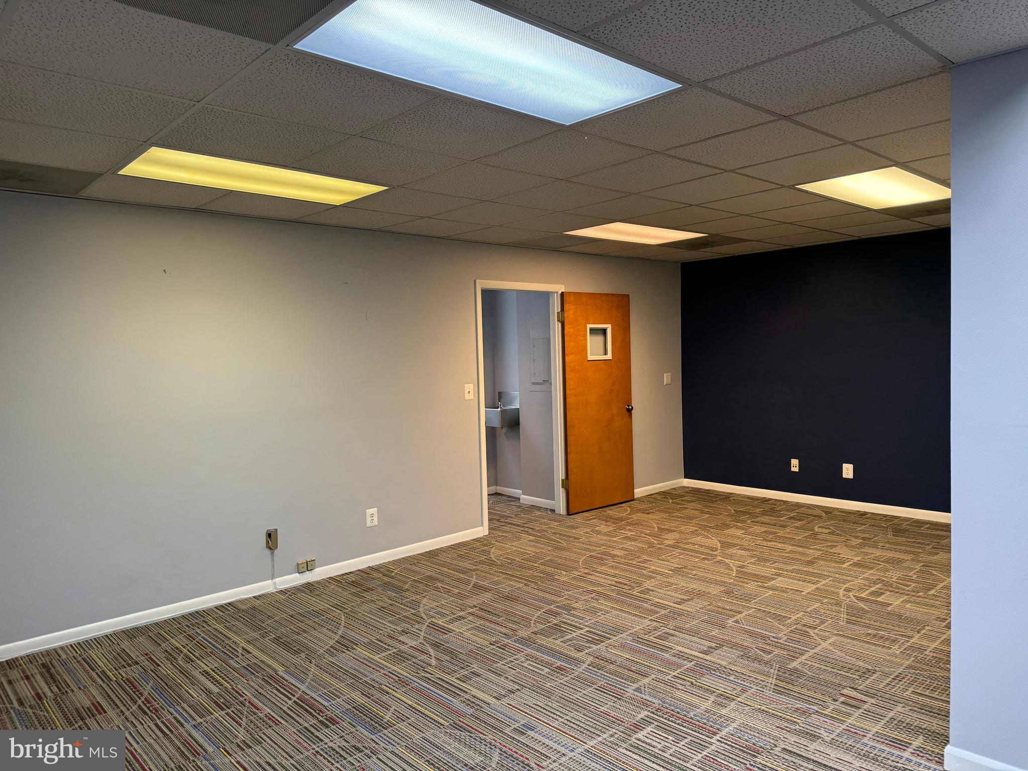 FAIRFAX TOWNE OFFICE PARK - Commercial Lease