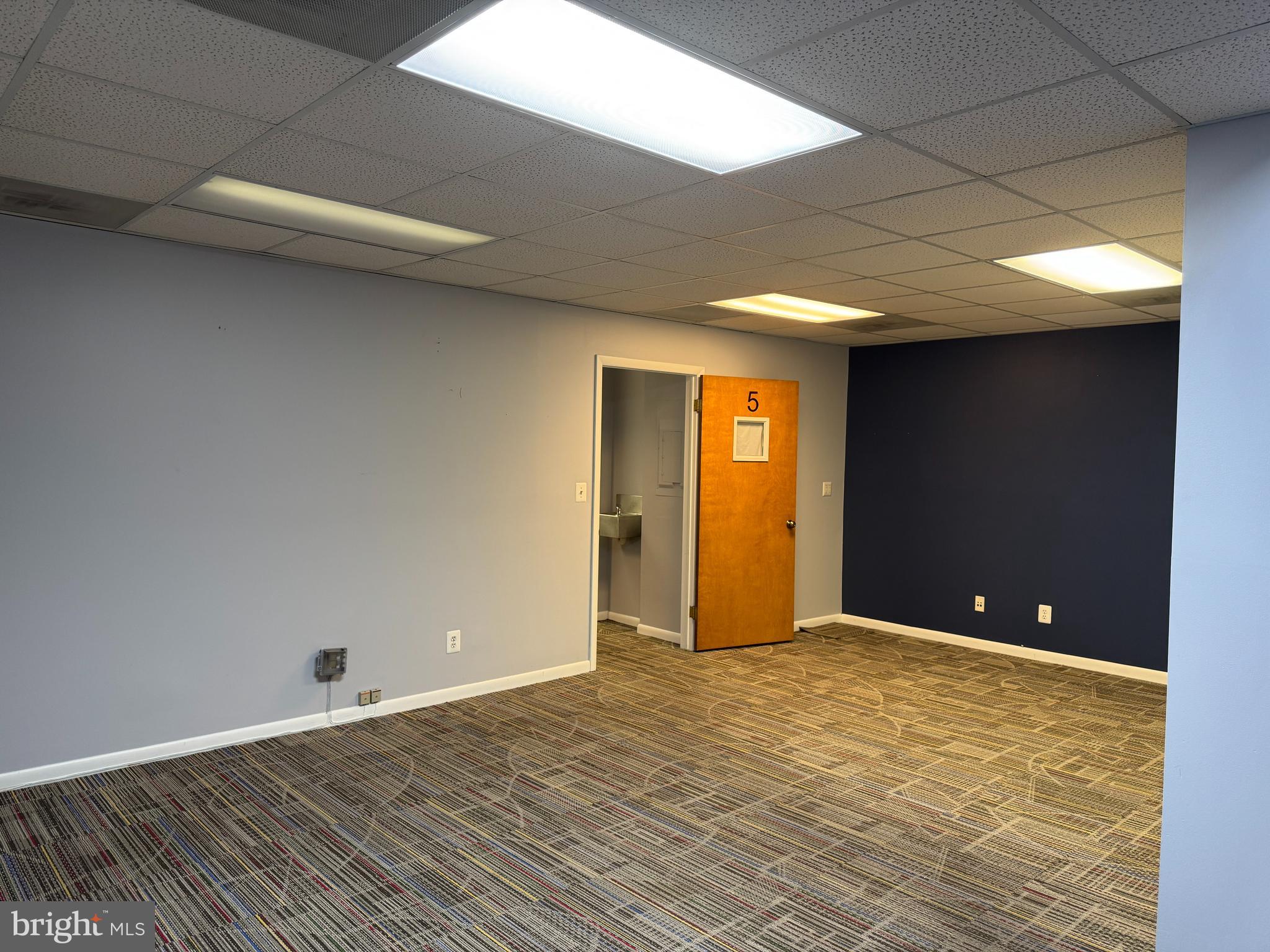 FAIRFAX TOWNE OFFICE PARK - Commercial Lease