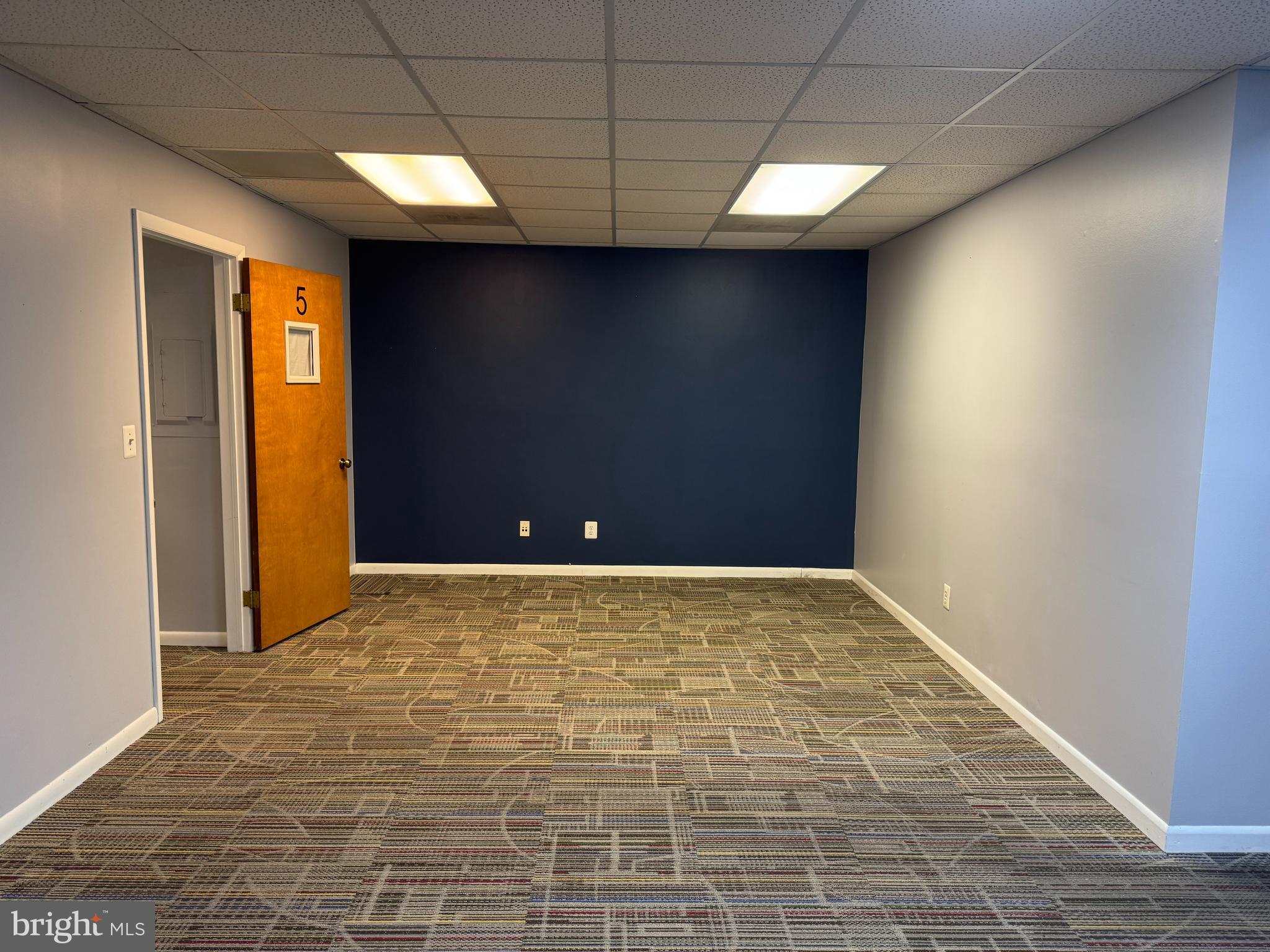 FAIRFAX TOWNE OFFICE PARK - Commercial Lease