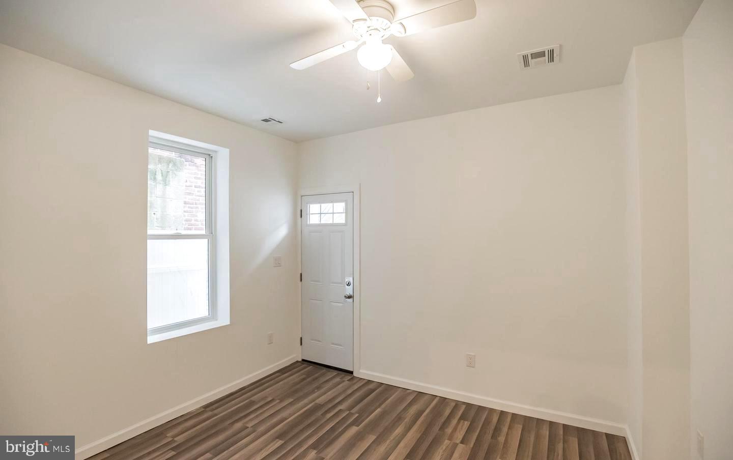 PHILADELPHIA (NORTHWEST) - Commercial Sale