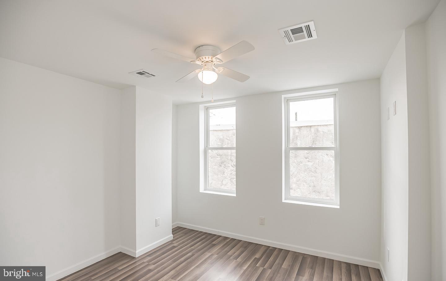 PHILADELPHIA (NORTHWEST) - Commercial Sale