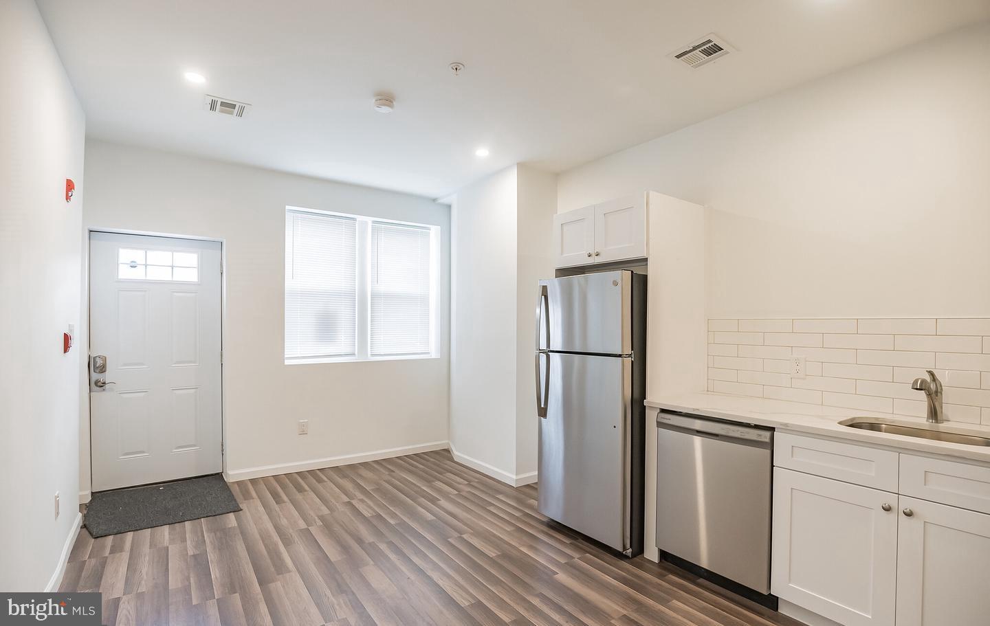 PHILADELPHIA (NORTHWEST) - Commercial Sale