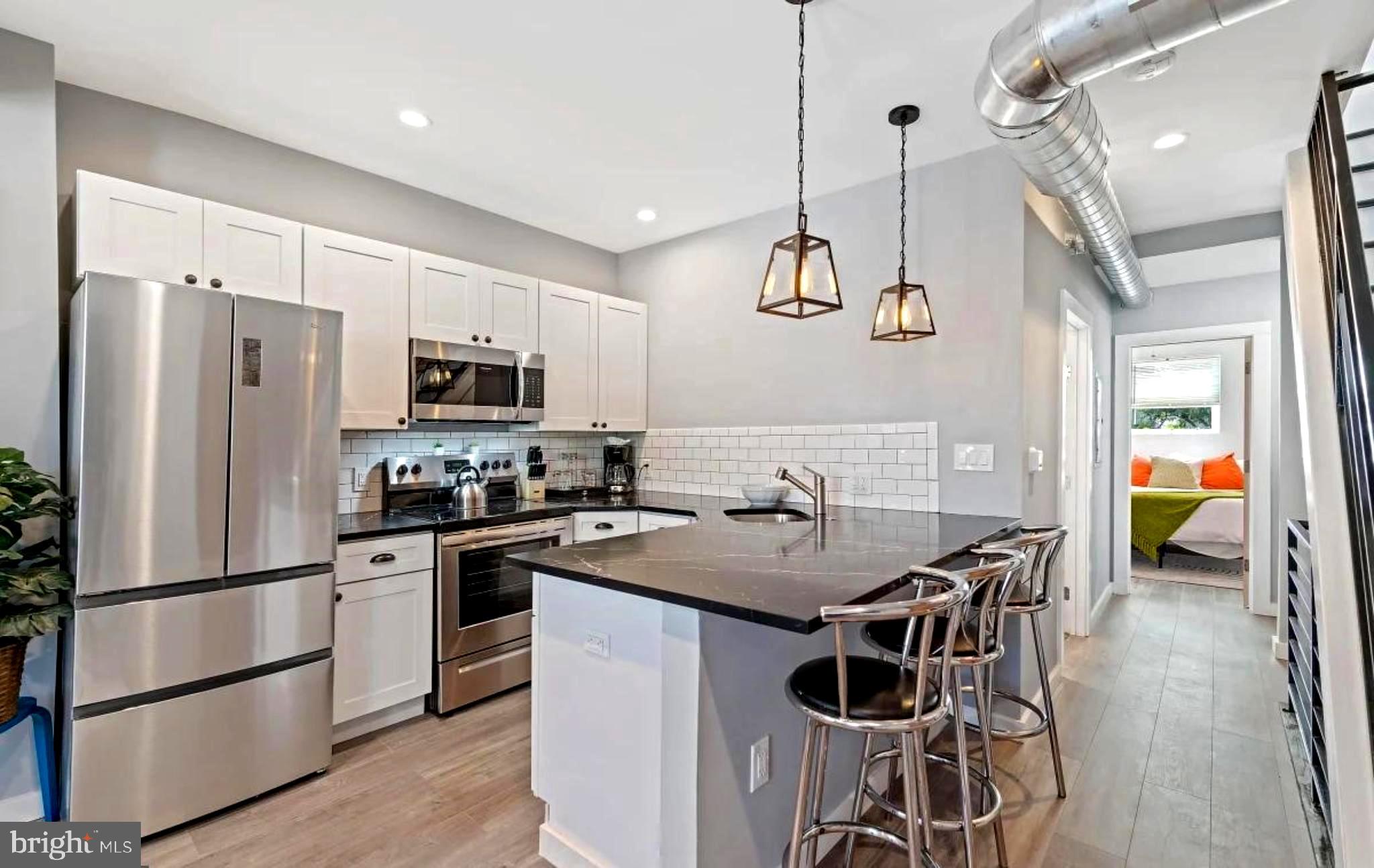 PHILADELPHIA (NORTHWEST) - Commercial Sale