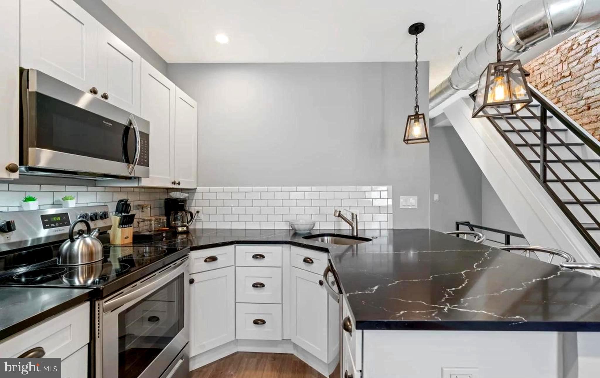 PHILADELPHIA (NORTHWEST) - Commercial Sale