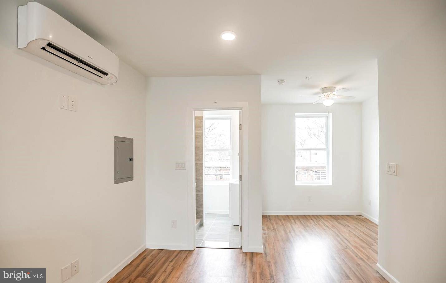 PHILADELPHIA (NORTHWEST) - Commercial Sale