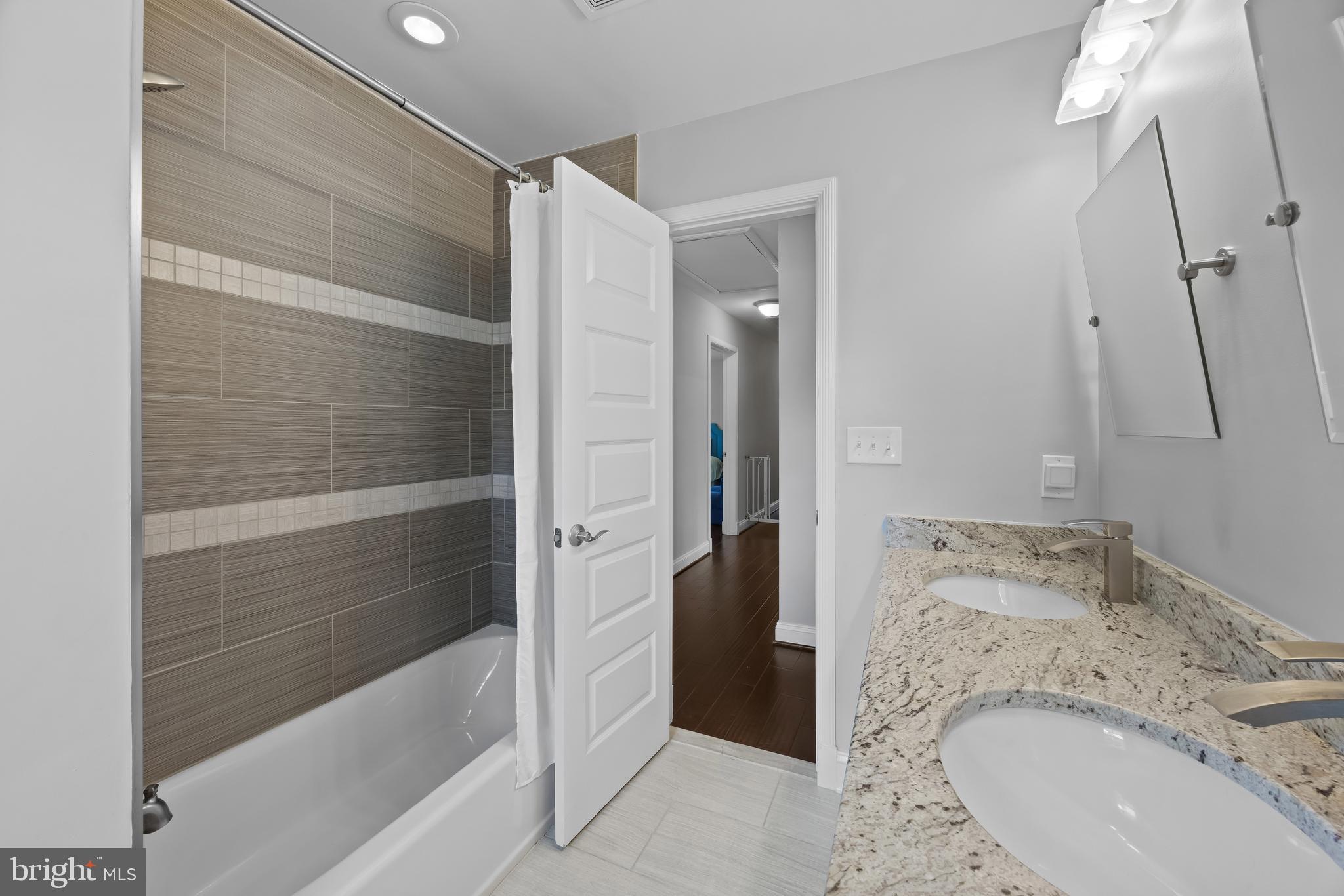 VILLAMAY - Residential