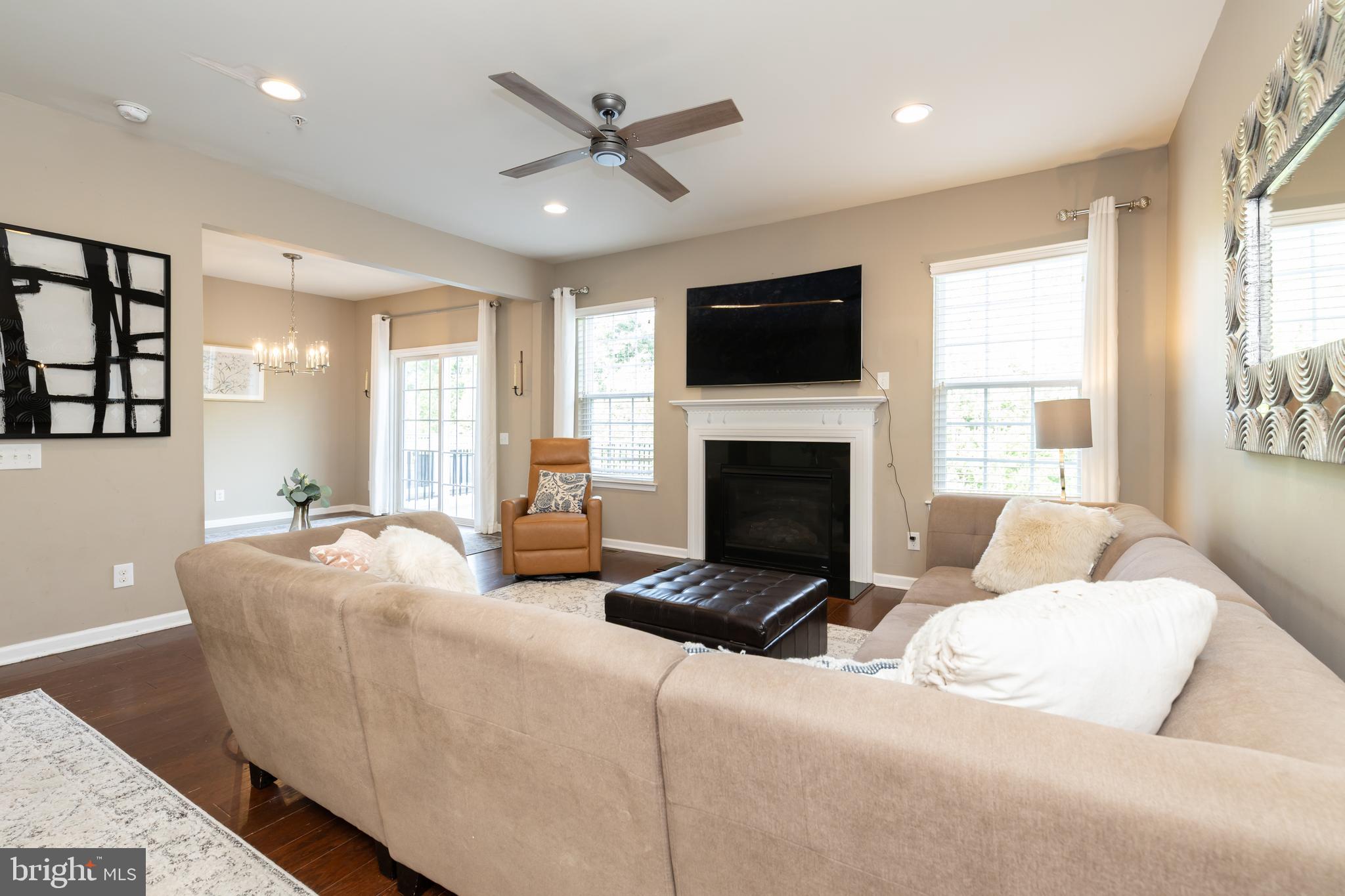 203 SILLS LANE