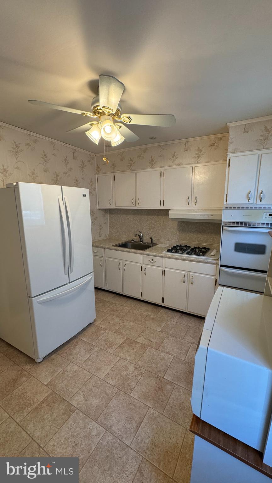 PORT RICHMOND - Residential Lease