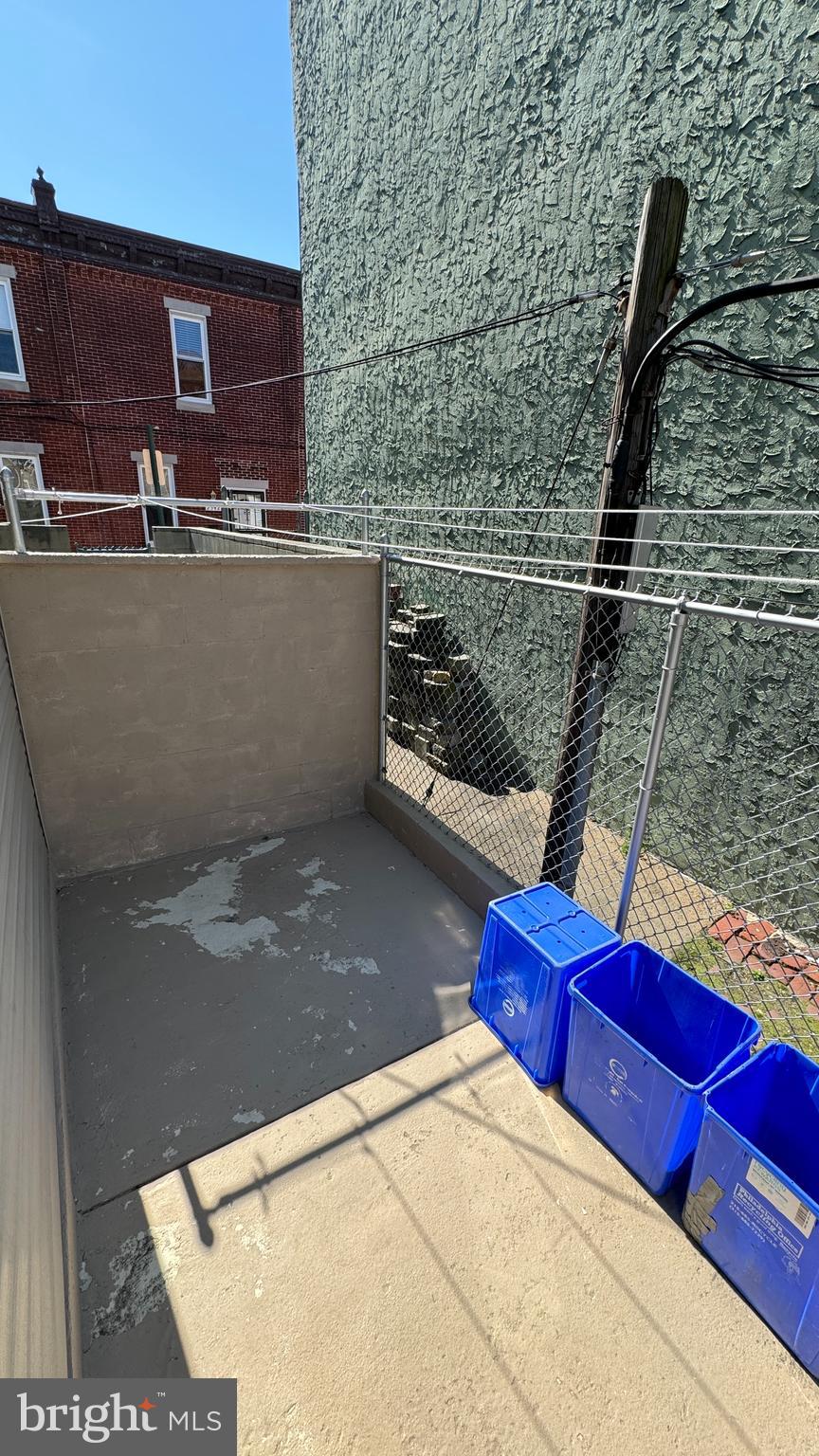 PORT RICHMOND - Residential Lease