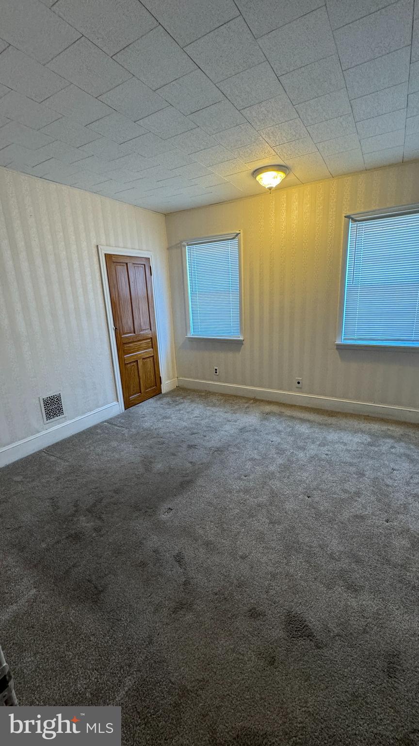 PORT RICHMOND - Residential Lease