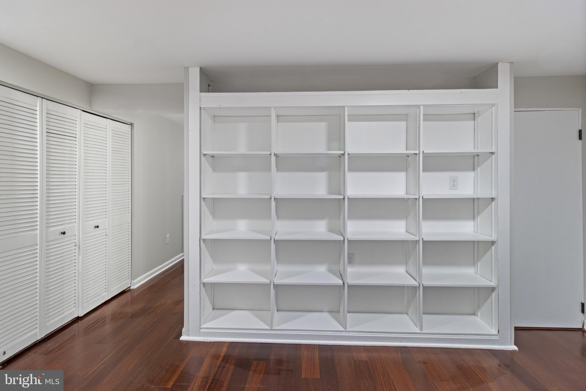 LAKE VILLAGE MANOR - Residential