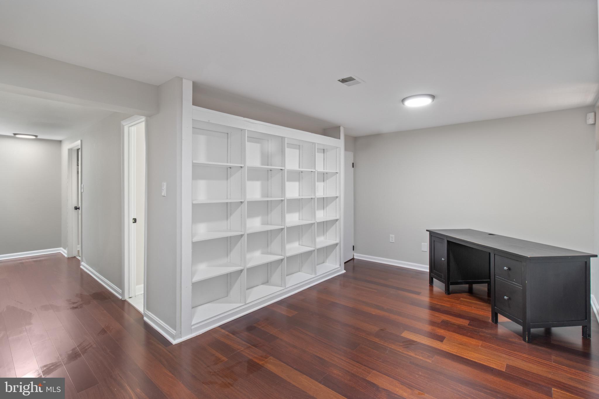 LAKE VILLAGE MANOR - Residential