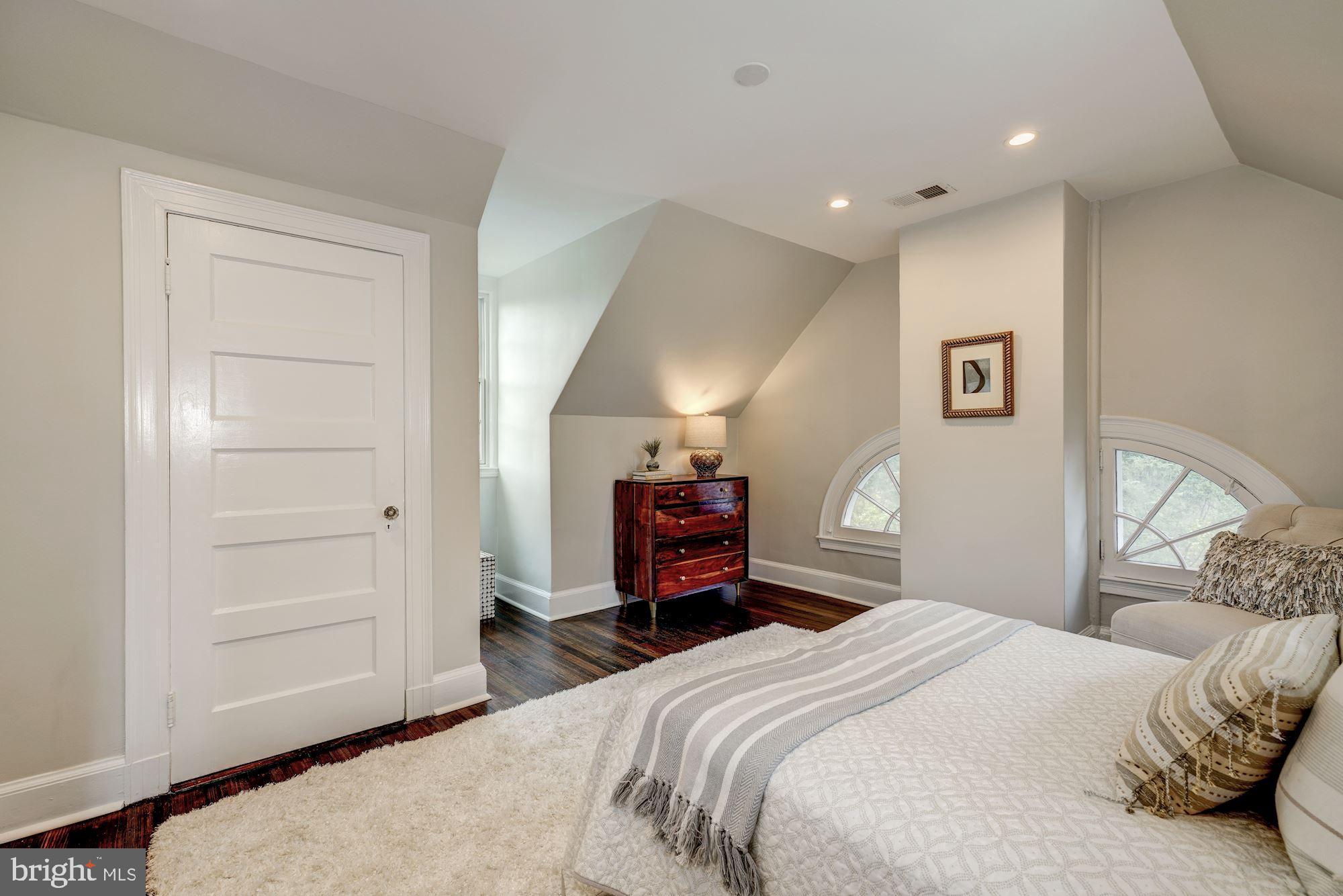 CHEVY CHASE - Residential