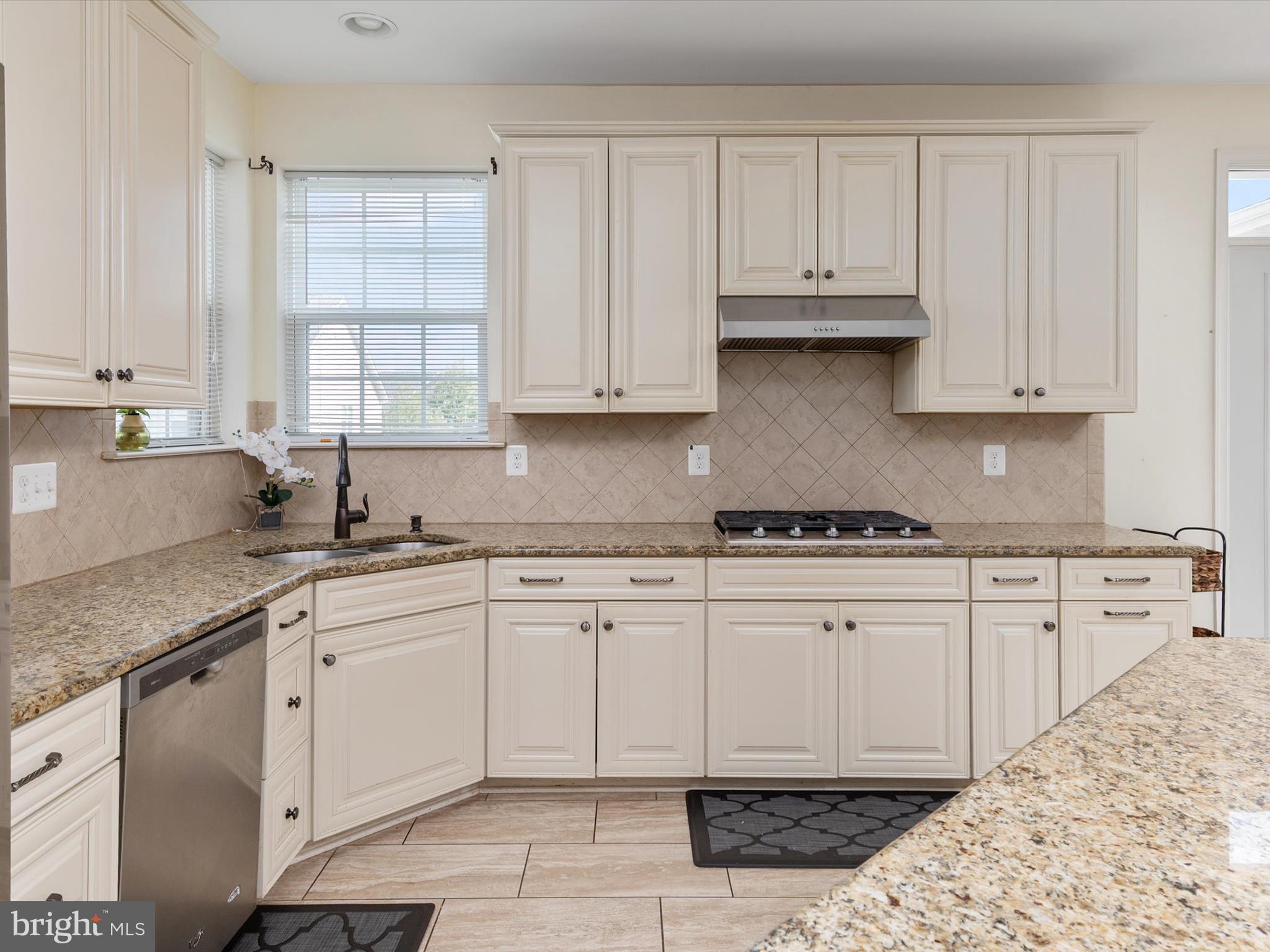 RESIDENCES AT QUARRY PLACE - Residential